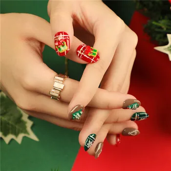 24шт рождественских накладных ногтей с красно-зеленой елкой, французские балетные накладные ногти, надеваемые на короткие круглые носимые кончики пальцев.
