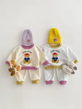 Корейский комплект детской одежды 2024 Весна Детские наряды для девочек Толстовка с мультяшным медведем + Брюки 2 шт. Хлопковый спортивный костюм для отдыха для мальчиков