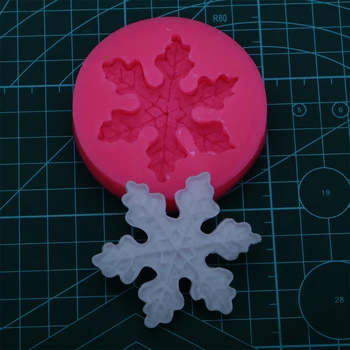 Силиконовая форма для рождественской помадки в виде снежинок / Форма для помадки в виде снежинок / Глиняная форма / Форма для зимних конфет / Праздничная форма из смолы